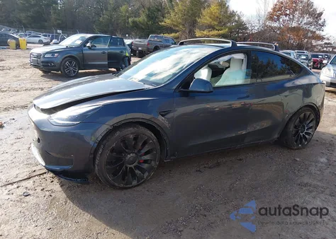 2022 Tesla Model Y Performance Dual Motor All-Wheel Drive z USA, uszkodzony, nr VIN 7SAYGDEF1NF510811